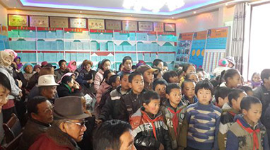 麻豆精品国产传媒环保爱心助学，为青海孩子点燃希望